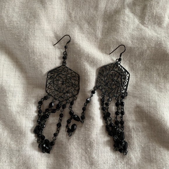 Set of 2 Dangly Earrings - Picture 3 of 4